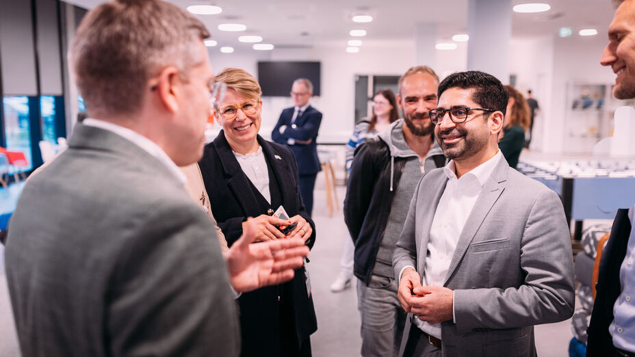 Minister Mansoori trifft hessische Games-Branche