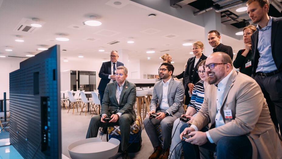 Minister Mansoori trifft hessische Games-Branche